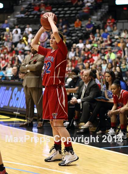 Thumbnail 2 in Maize vs. South (KSHSAA 6A Final) photogallery.