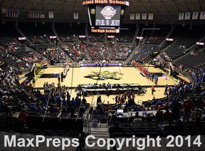 Thumbnail 1 in Maize vs. South (KSHSAA 6A Final) photogallery.