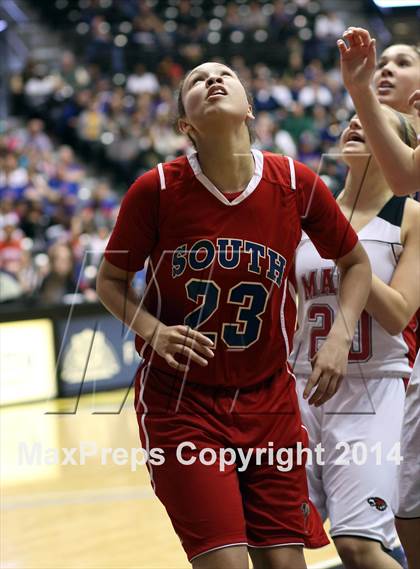 Thumbnail 2 in Maize vs. South (KSHSAA 6A Final) photogallery.