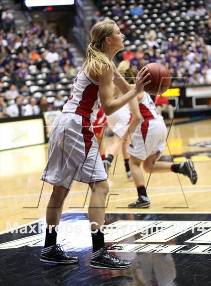 Thumbnail 2 in Maize vs. South (KSHSAA 6A Final) photogallery.