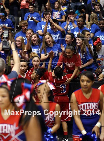 Thumbnail 2 in Maize vs. South (KSHSAA 6A Final) photogallery.