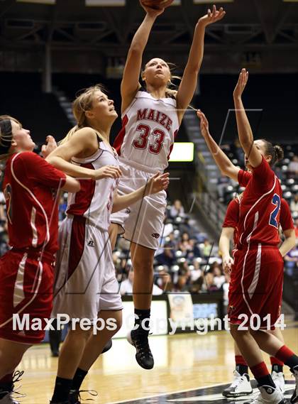 Thumbnail 1 in Maize vs. South (KSHSAA 6A Final) photogallery.