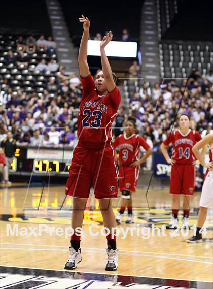 Thumbnail 2 in Maize vs. South (KSHSAA 6A Final) photogallery.