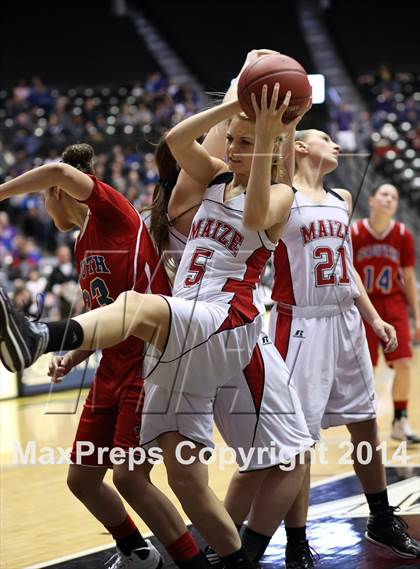 Thumbnail 2 in Maize vs. South (KSHSAA 6A Final) photogallery.