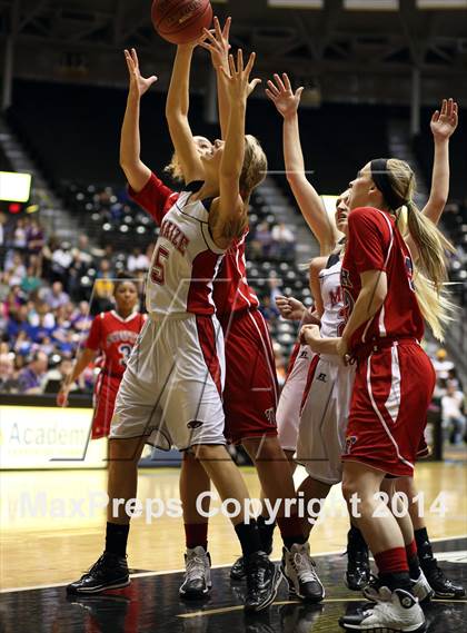 Thumbnail 2 in Maize vs. South (KSHSAA 6A Final) photogallery.