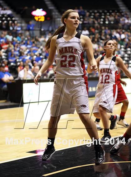 Thumbnail 1 in Maize vs. South (KSHSAA 6A Final) photogallery.