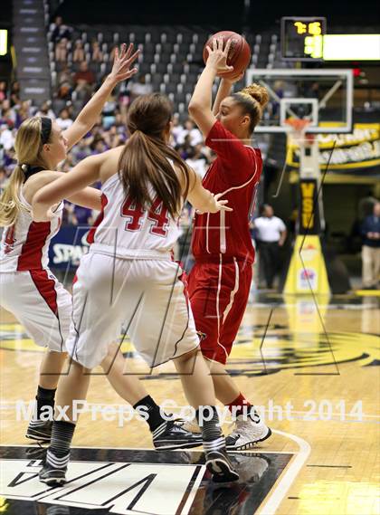 Thumbnail 3 in Maize vs. South (KSHSAA 6A Final) photogallery.