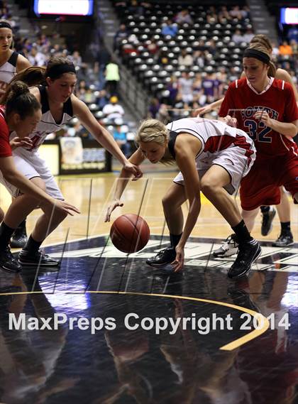 Thumbnail 3 in Maize vs. South (KSHSAA 6A Final) photogallery.