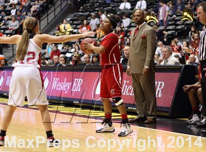 Thumbnail 3 in Maize vs. South (KSHSAA 6A Final) photogallery.