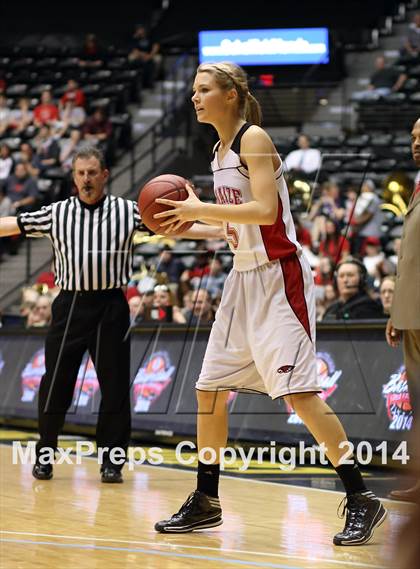 Thumbnail 3 in Maize vs. South (KSHSAA 6A Final) photogallery.