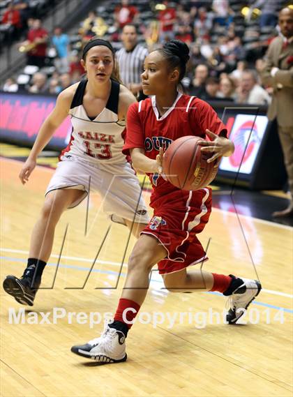 Thumbnail 1 in Maize vs. South (KSHSAA 6A Final) photogallery.