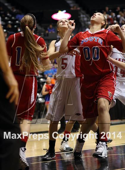 Thumbnail 2 in Maize vs. South (KSHSAA 6A Final) photogallery.