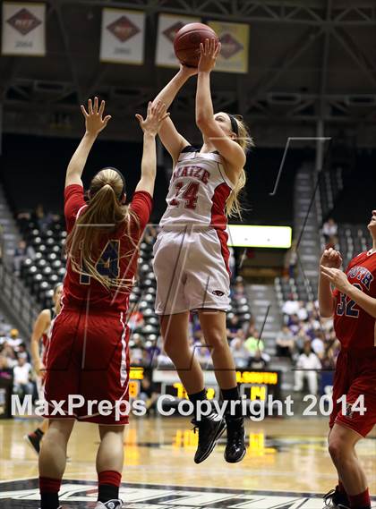 Thumbnail 1 in Maize vs. South (KSHSAA 6A Final) photogallery.