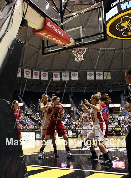 Thumbnail 3 in Maize vs. South (KSHSAA 6A Final) photogallery.