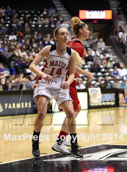 Thumbnail 1 in Maize vs. South (KSHSAA 6A Final) photogallery.