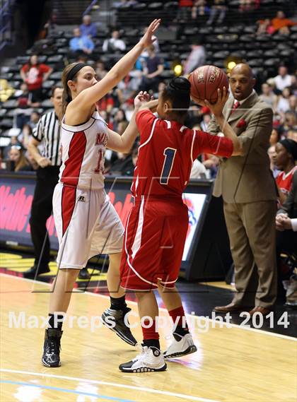 Thumbnail 2 in Maize vs. South (KSHSAA 6A Final) photogallery.