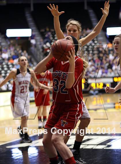 Thumbnail 3 in Maize vs. South (KSHSAA 6A Final) photogallery.