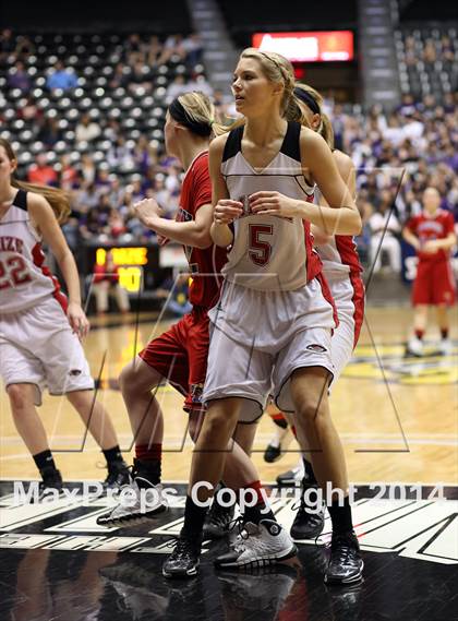 Thumbnail 3 in Maize vs. South (KSHSAA 6A Final) photogallery.