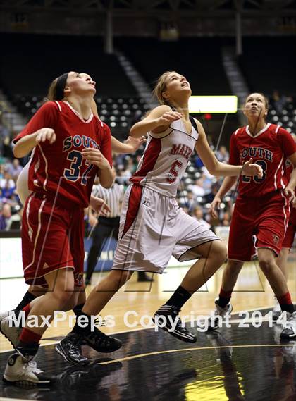 Thumbnail 3 in Maize vs. South (KSHSAA 6A Final) photogallery.