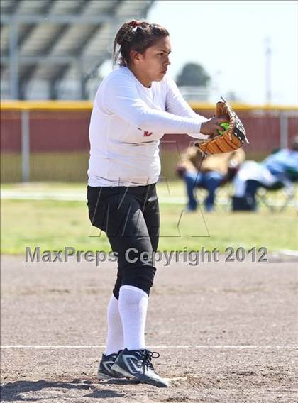 Thumbnail 2 in Arvin vs Frazier Mountain (Mira Monte Invitational) photogallery.