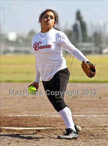 Thumbnail 2 in Arvin vs Frazier Mountain (Mira Monte Invitational) photogallery.