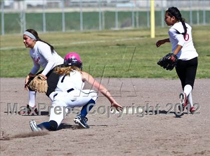 Thumbnail 1 in Arvin vs Frazier Mountain (Mira Monte Invitational) photogallery.
