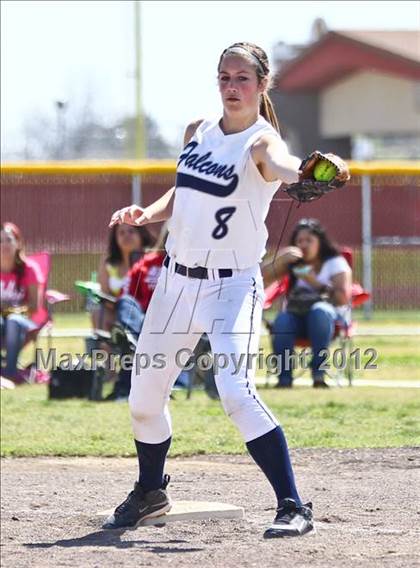 Thumbnail 2 in Arvin vs Frazier Mountain (Mira Monte Invitational) photogallery.