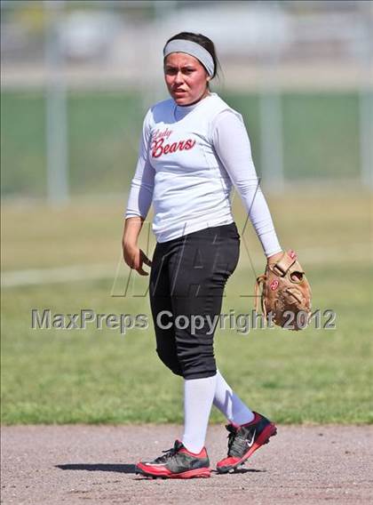 Thumbnail 2 in Arvin vs Frazier Mountain (Mira Monte Invitational) photogallery.