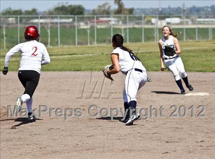Thumbnail 2 in Arvin vs Frazier Mountain (Mira Monte Invitational) photogallery.