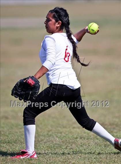 Thumbnail 3 in Arvin vs Frazier Mountain (Mira Monte Invitational) photogallery.