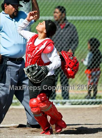 Thumbnail 2 in Arvin vs Frazier Mountain (Mira Monte Invitational) photogallery.