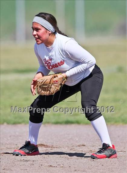 Thumbnail 1 in Arvin vs Frazier Mountain (Mira Monte Invitational) photogallery.