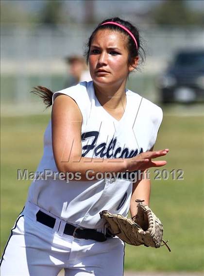 Thumbnail 2 in Arvin vs Frazier Mountain (Mira Monte Invitational) photogallery.