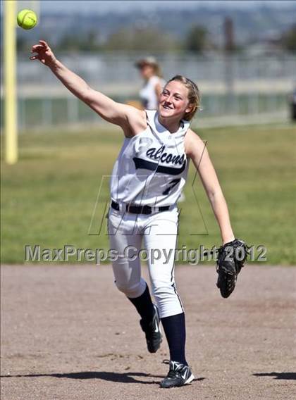 Thumbnail 2 in Arvin vs Frazier Mountain (Mira Monte Invitational) photogallery.