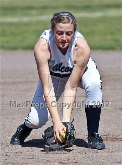 Thumbnail 2 in Arvin vs Frazier Mountain (Mira Monte Invitational) photogallery.