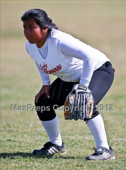 Thumbnail 2 in Arvin vs Frazier Mountain (Mira Monte Invitational) photogallery.