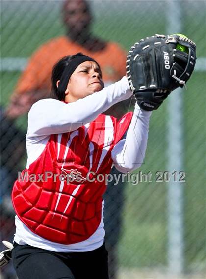 Thumbnail 3 in Arvin vs Frazier Mountain (Mira Monte Invitational) photogallery.