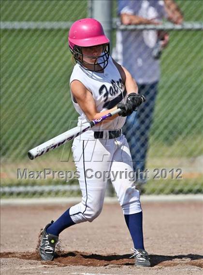 Thumbnail 2 in Arvin vs Frazier Mountain (Mira Monte Invitational) photogallery.