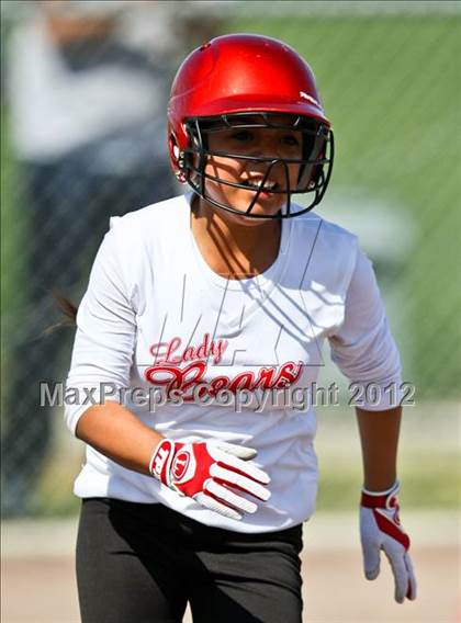 Thumbnail 2 in Arvin vs Frazier Mountain (Mira Monte Invitational) photogallery.