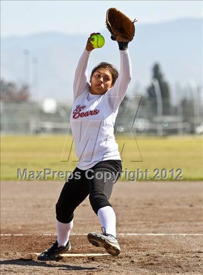 Thumbnail 3 in Arvin vs Frazier Mountain (Mira Monte Invitational) photogallery.