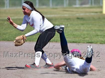 Thumbnail 3 in Arvin vs Frazier Mountain (Mira Monte Invitational) photogallery.