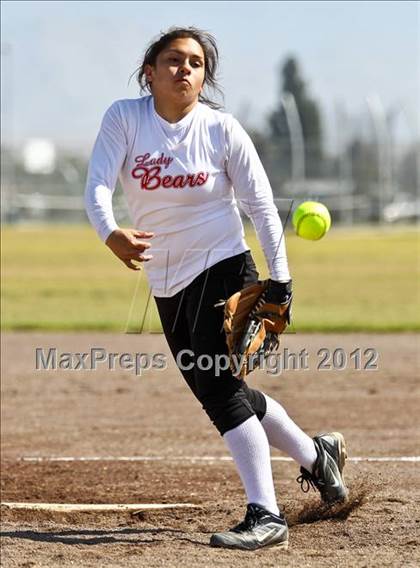 Thumbnail 3 in Arvin vs Frazier Mountain (Mira Monte Invitational) photogallery.