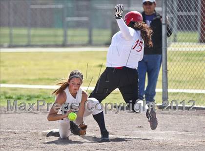 Thumbnail 1 in Arvin vs Frazier Mountain (Mira Monte Invitational) photogallery.