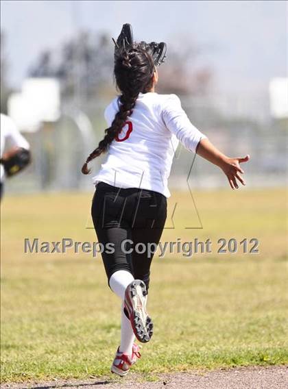 Thumbnail 3 in Arvin vs Frazier Mountain (Mira Monte Invitational) photogallery.