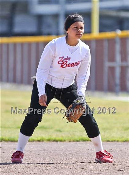 Thumbnail 2 in Arvin vs Frazier Mountain (Mira Monte Invitational) photogallery.