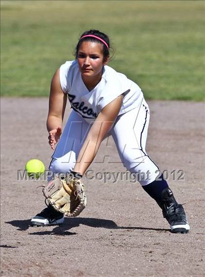 Thumbnail 2 in Arvin vs Frazier Mountain (Mira Monte Invitational) photogallery.