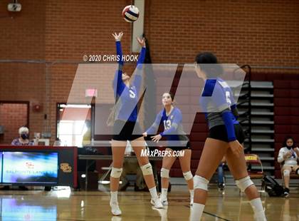 Thumbnail 3 in Salpointe Catholic vs. Mesquite photogallery.