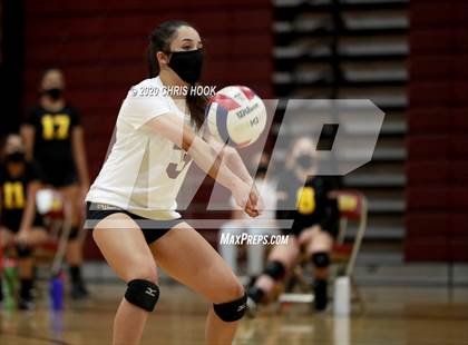 Thumbnail 2 in Salpointe Catholic vs. Mesquite photogallery.