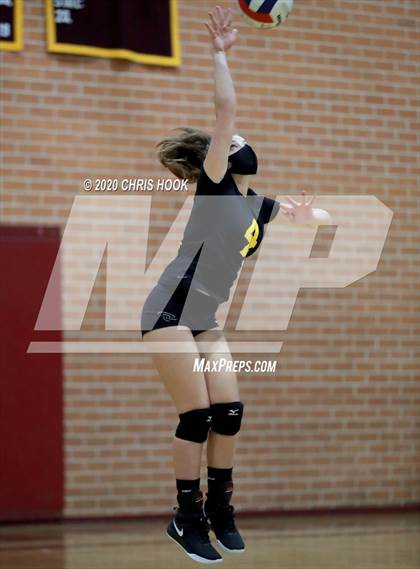 Thumbnail 3 in Salpointe Catholic vs. Mesquite photogallery.