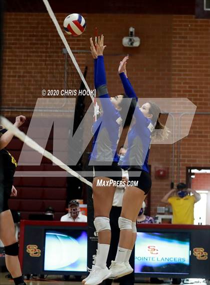 Thumbnail 1 in Salpointe Catholic vs. Mesquite photogallery.